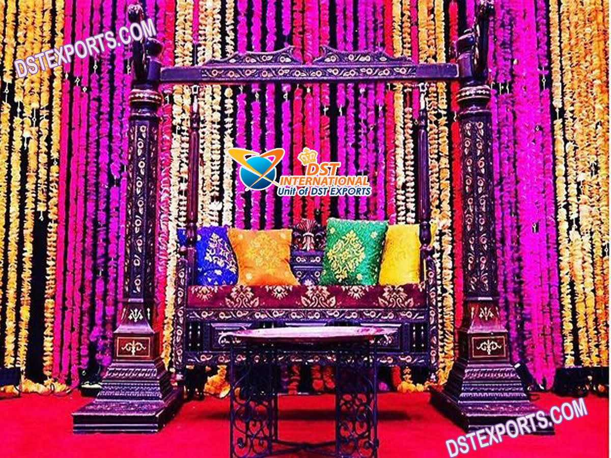 Traditional Style Jhula For Wedding Stage