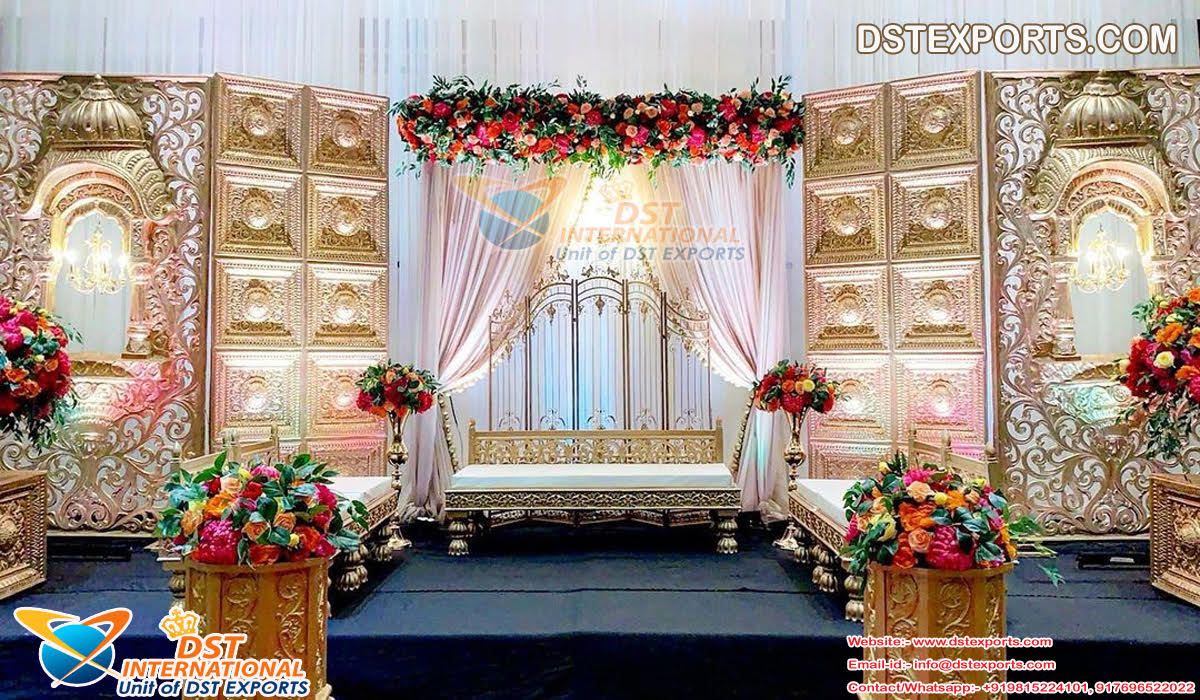 Trendy Golden Theme Wedding Stage Decor